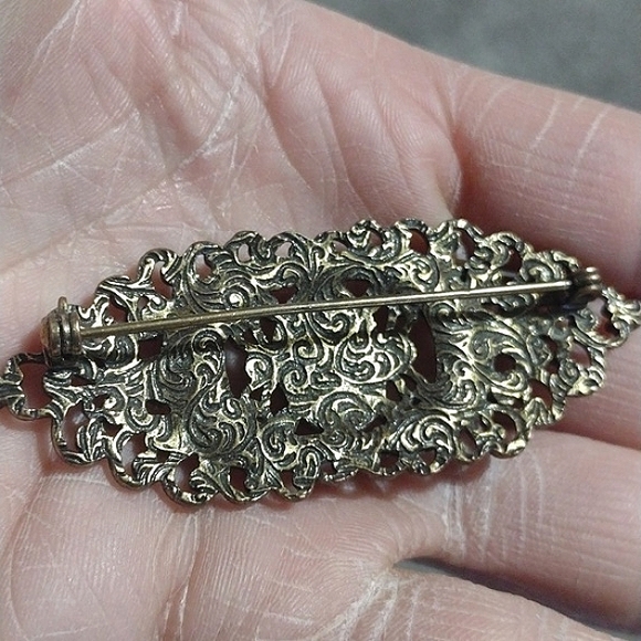 1928 JEWELRY CO. BROOCH RAINBOW AND GREEN RHINESTONE FILIGREE BACKING 3" - Picture 2 of 10